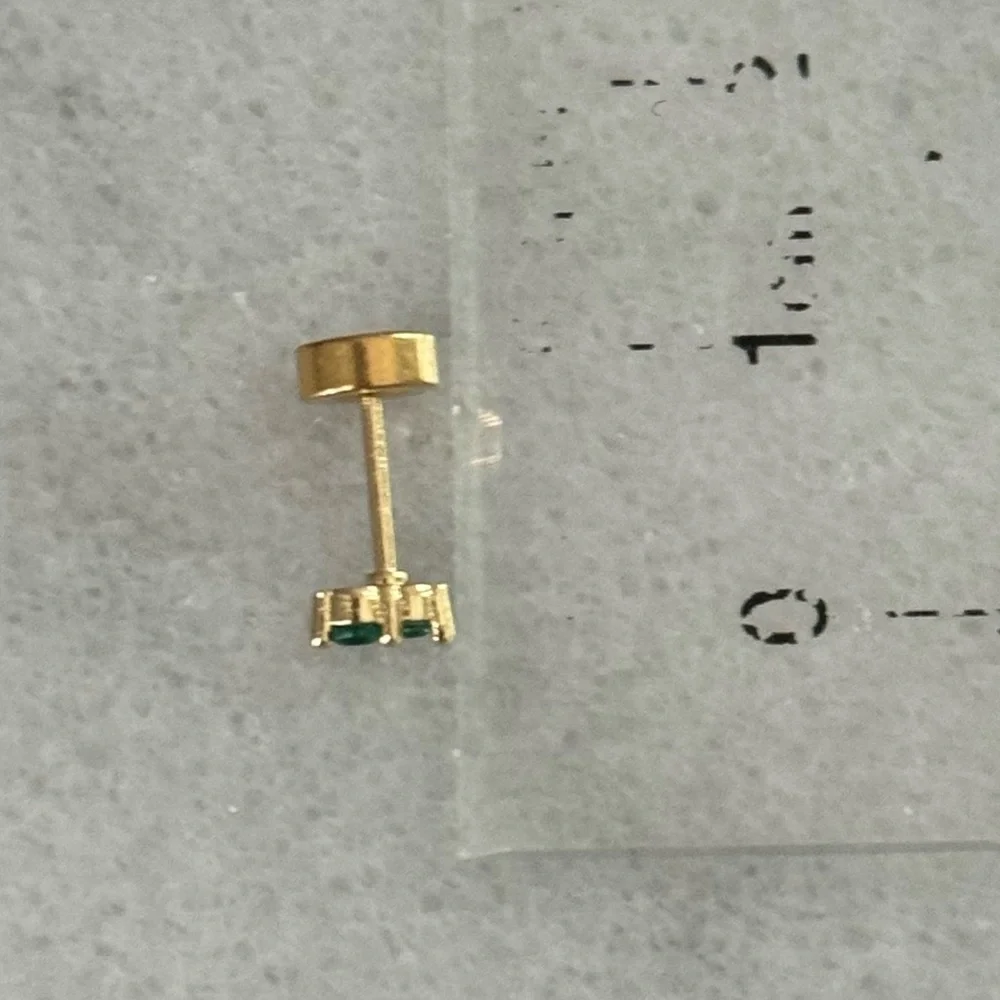 Gold Green Crystal Mini Micro Cartilage Earring 

Brand New - Picture 4 of 4